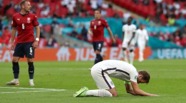 Jose Mourinho khen ngợi bộ tứ tấn công của Anh