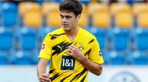 Dortmund tưởng thưởng cho Gio Reyna