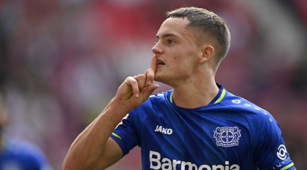 Người đại diện nói về tương lai của tài năng Bundesliga