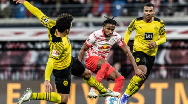 Hàng thủ Dortmund thành trò hề trước tuyệt kỹ của Zinedine Zidane