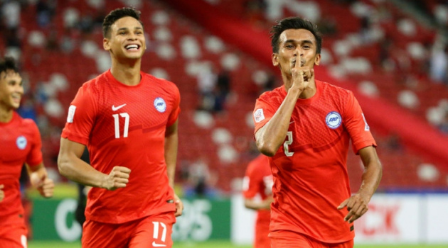Tuyển Singapore mất 2 trụ cột trước bán kết AFF Cup