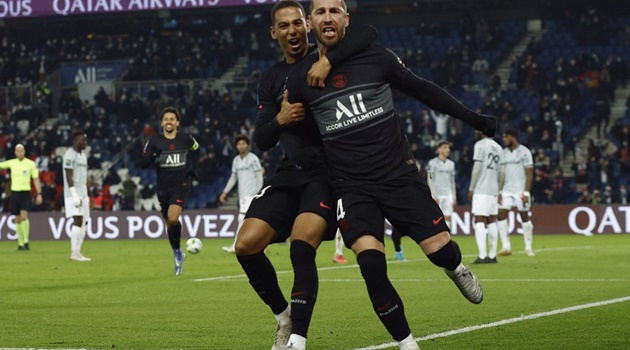Ramos ghi bàn đầu tiên cho PSG