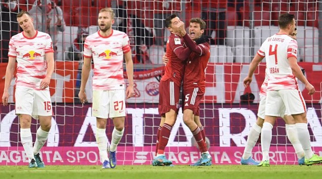 Lewandowski tỏa sáng trong chiến thắng 3-2 của Bayern Munich