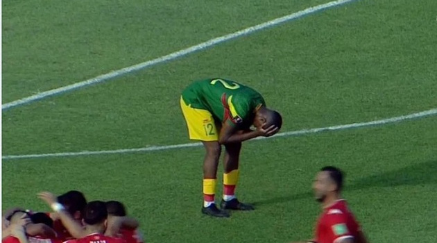 Sissako bị đuổi ngay sau khi phản lưới ở vòng loại World Cup