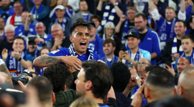 Schalke 04 trở lại Bundesliga