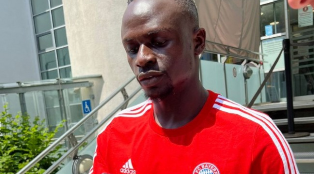 Chủ tịch văng tục khi được hỏi về Sadio Mane