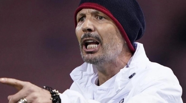 HLV đầu tiên bị sa thải tại Serie A 2022/23