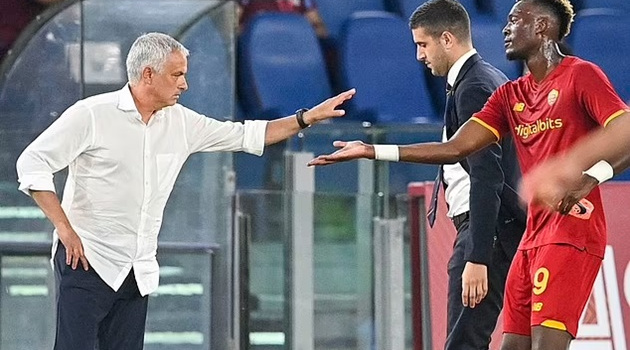 Abraham ca ngợi Mourinho và Dybala