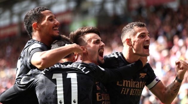 Arsenal trên đỉnh Premier League: Thiên thời, địa lợi, liệu có nhân hòa?