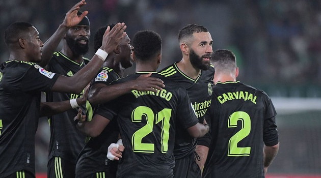 VAR từ chối 3 bàn, Real vẫn thắng hủy diệt