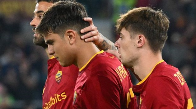 Thật đơn giản, Dybala đã vào sân