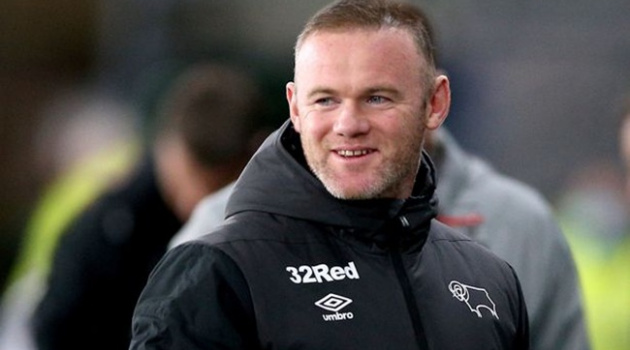 Ronaldo hay Messi? Rooney nói thẳng cái tên giỏi nhất