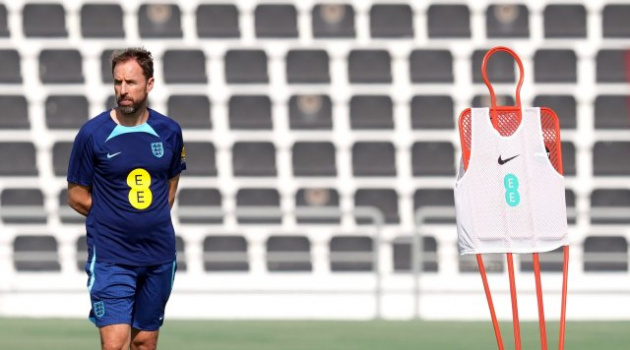 Ế vé trận mở màn của tuyển Anh