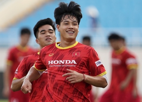 Văn Hậu, Văn Lâm hội quân, Tuyển Việt Nam chỉ còn thiếu Quang Hải