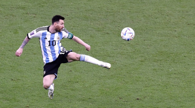 Chris Sutton dự đoán kết quả trận Ba Lan - Argentina 