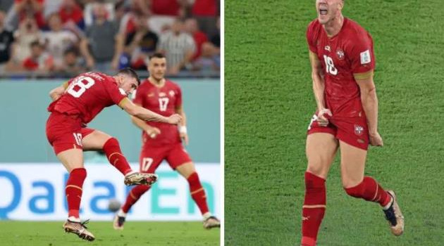 Dusan Vlahovic ăn mừng thách thức dư luận
