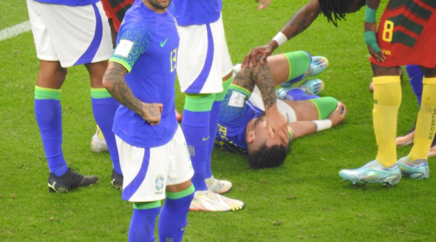 Chấn thương nặng, hậu vệ Man Utd bật khóc nức nở