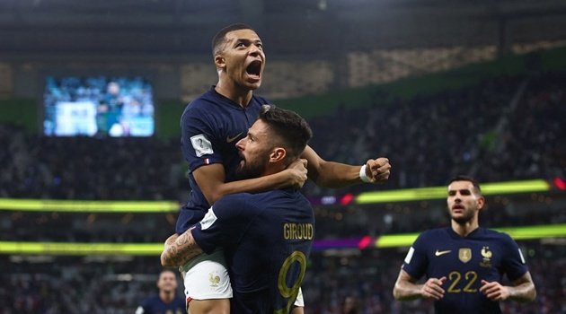 Mbappe xuất sắc. Giroud thiên tài