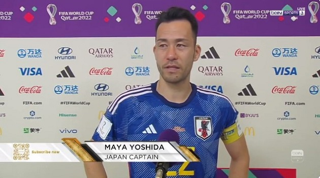 Đội trưởng Nhật Bản khóc đỏ mắt sau thất bại nghiệt ngã