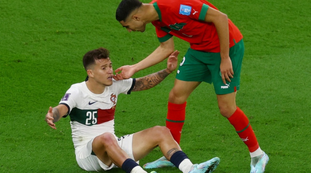 Bồ Đào Nha phải có ít nhất một quả phạt đền