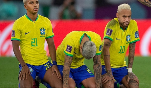 Cuộc trò chuyện giữa Neymar và Rodrygo sau thất bại của Brazil