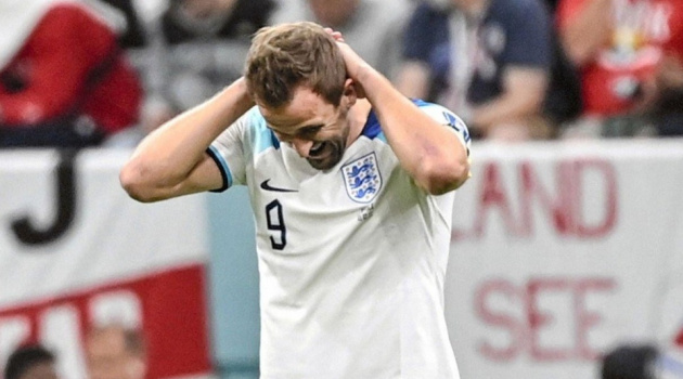 Vì sao cầu thủ giỏi có thể sút penalty kém