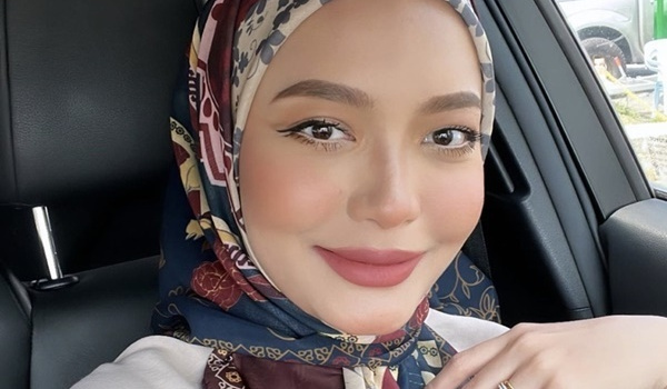 Chân dung vợ của chân sút hàng đầu Malaysia