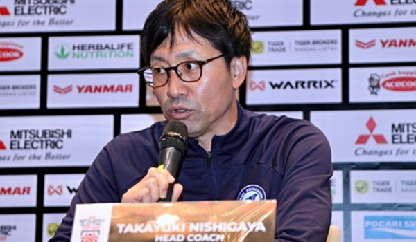 HLV Singapore: 'Tôi thay đổi cách chơi so với trận thua Việt Nam 0-4'