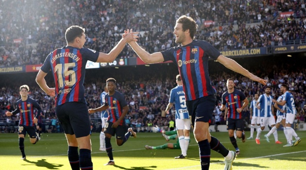 Barca chiếm lại ngôi đầu từ tay Real