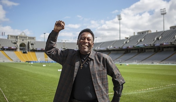 Quốc gia đầu tiên trên thế giới đổi tên sân vận động vì Pele