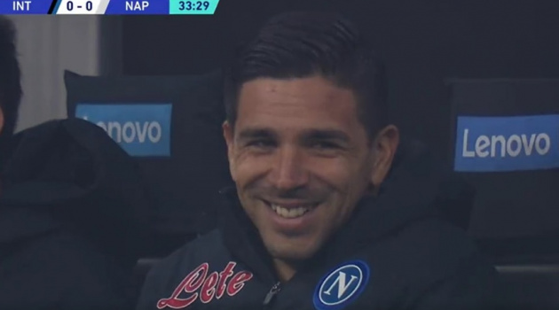 Lukaku đỡ bước một khiến đối thủ bật cười