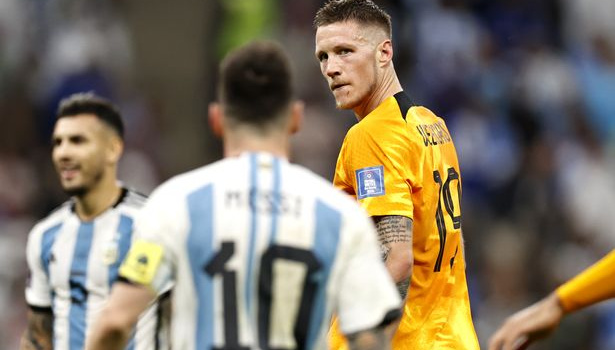Messi thừa nhận hối hận khi chửi tân binh M.U là 'đồ ngu'