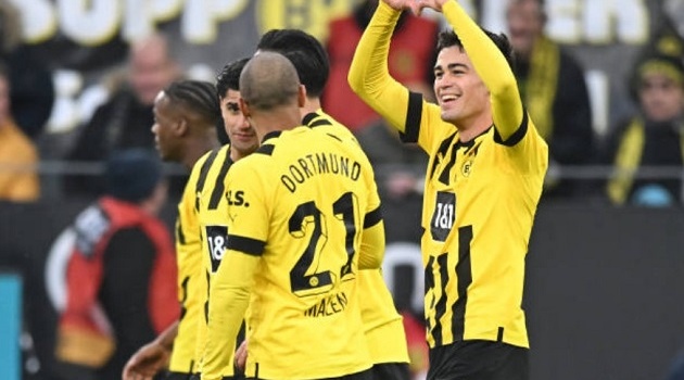 Hủy diệt Freiburg, Dortmund gửi lời thách thức đến Bayern Munich