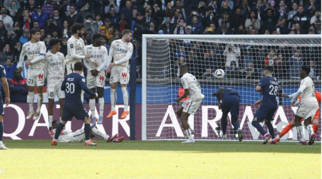 PSG cãi nhau to nếu Messi không lập siêu phẩm phút bù giờ