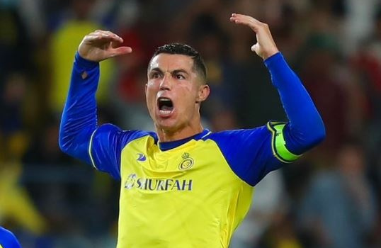 Ronaldo lập siêu phẩm giúp Al Nassr lội ngược dòng