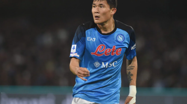 Park Ji-Sung ngả mũ với Kim Min-Jae