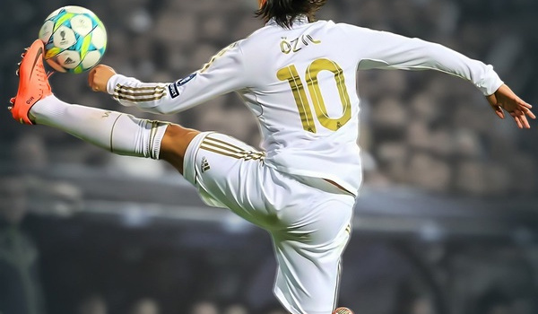 Mesut Ozil: Bóng đá đẹp và nhịp điệu thanh lịch