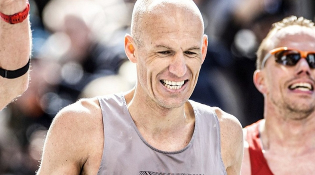 Robben chạy marathon dưới 3 giờ