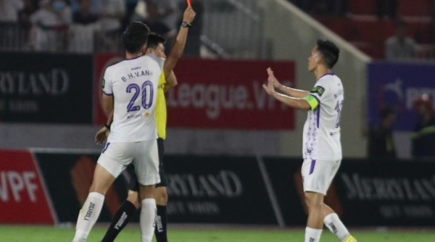 Khi trọng tài đúng ở V-League