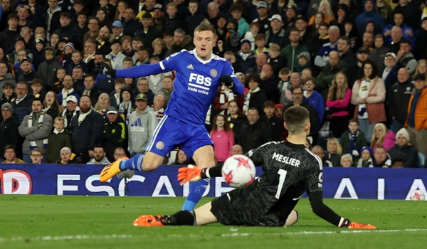 Cuộc đua trụ hạng Premier League diễn ra kịch tính