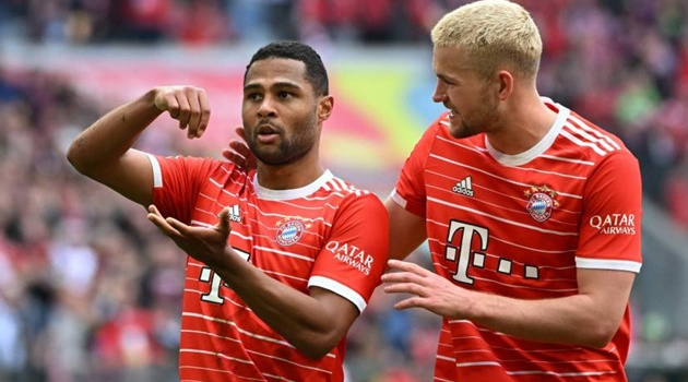 Bayern giật lại ngôi đầu Bundesliga từ Dortmund