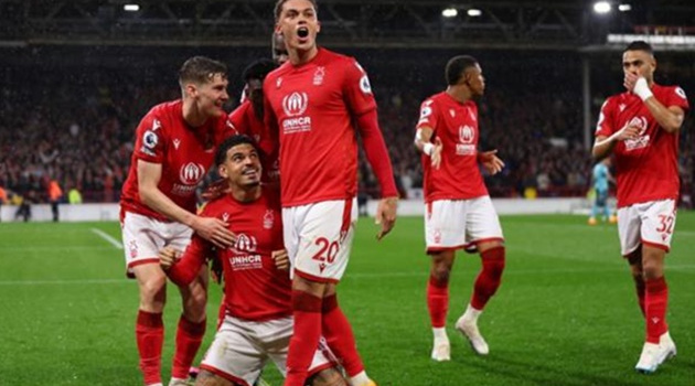 Cuộc đua trụ hạng Premier League 'căng như dây đàn'