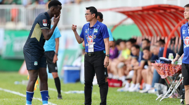 Phép màu của Kiatisuk giúp HAGL hạ gục Hà Nội