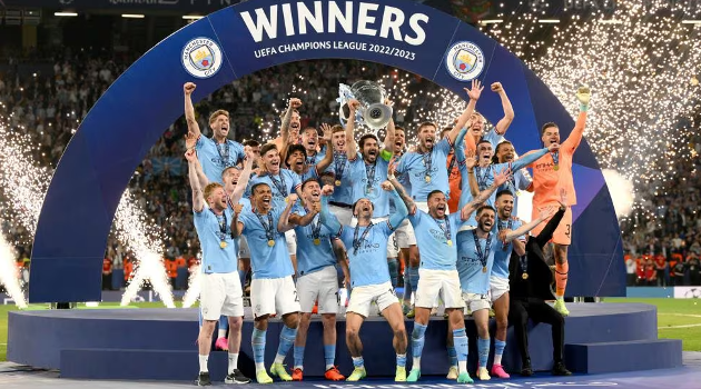 Thầy trò Pep Guardiola vỡ òa trong hạnh phúc ngày đăng quang