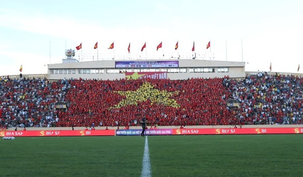 Cầu thủ Syria thích thú với không khí tại sân Thiên Trường