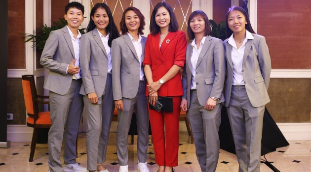 Tuyển nữ Việt Nam nhận quà đặc biệt trước ngày đi World Cup