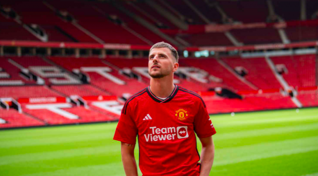 Những hình ảnh cực chất của Mason Mount khi ra mắt Man Utd