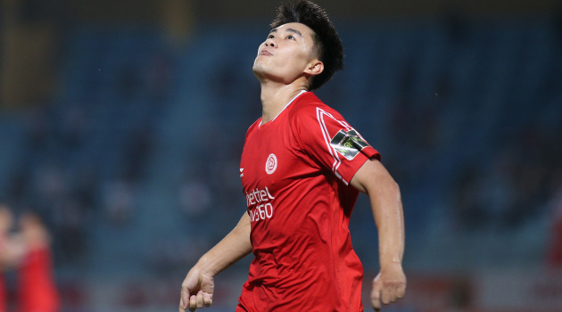 Nhâm Mạnh Dũng ăn mừng điệu Ronaldo