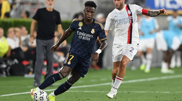 Vinicius ra mắt áo số 7 hoàn hảo