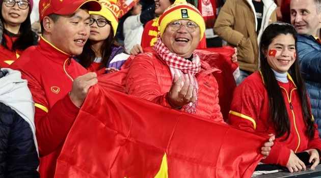 Báo chí quốc tế: CĐV Việt Nam nổi bật khán đài World Cup nữ 2023
